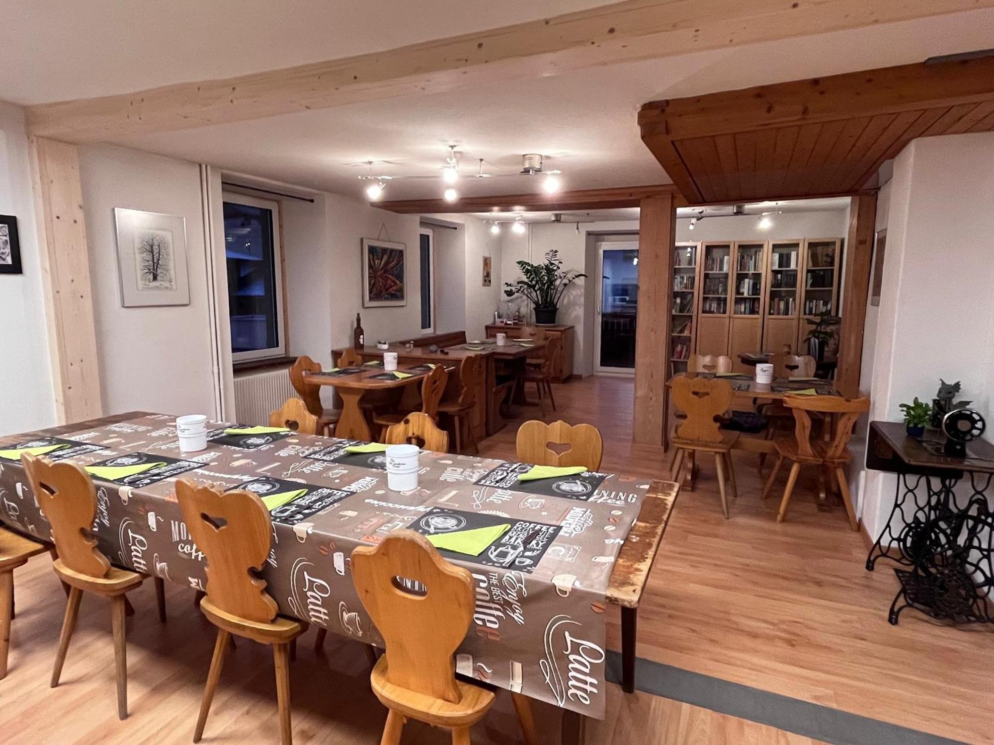 Chrona Bed & Breakfast Jenaz Экстерьер фото